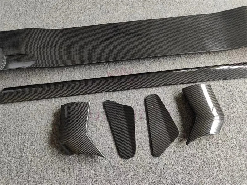 For  812 M Style Carbon Fiber Rear Spoiler Body Kit Front Bumper Rear Bumper Side Skirt Mudguard